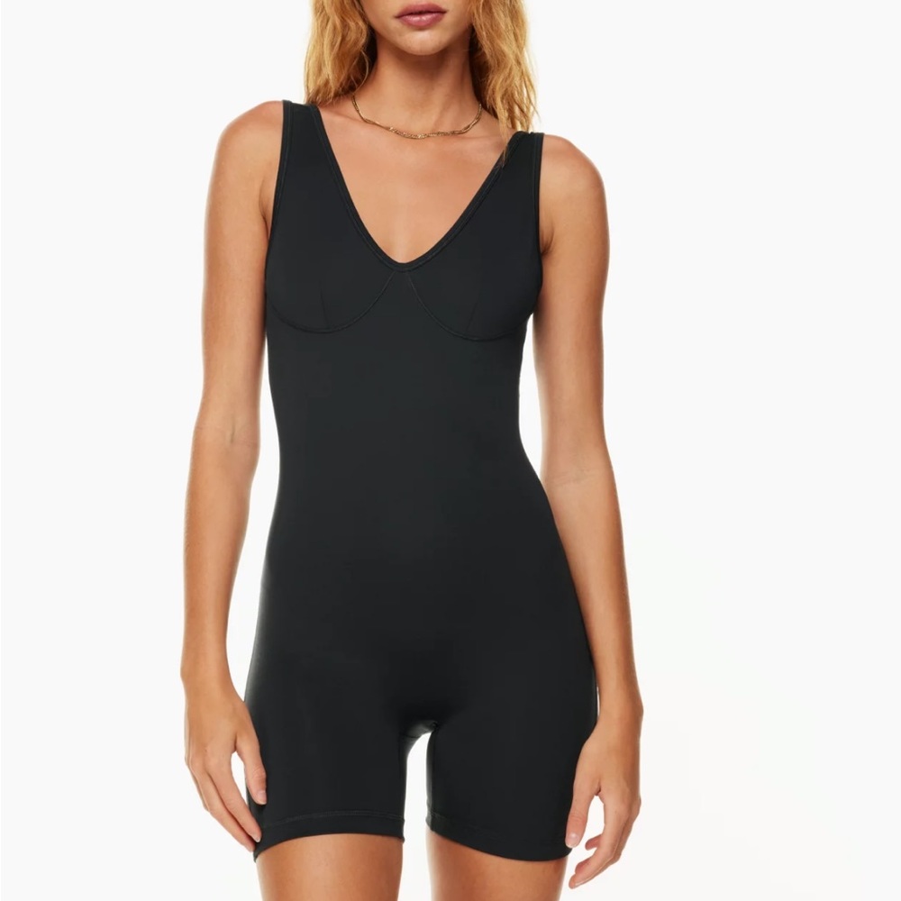 ARITZIA tna crosswalk romper bodysuit
